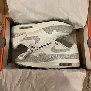 Nike air max safari. Used but very good condition.